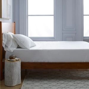 Quince 100% Linen White Fitted Bottom Sheet! Cal King (186)